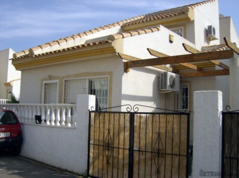 2 Bedrooms - Villa - Alicante - For Sale