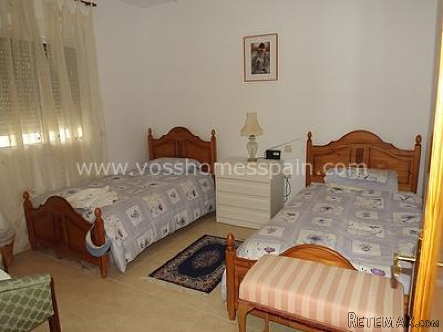A large, uniquely designed 2 storey, 4 bed, 3 bath villa of.. - 8