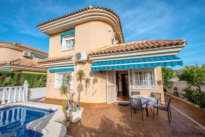 3 Bedrooms - Villa - Alicante - For Sale