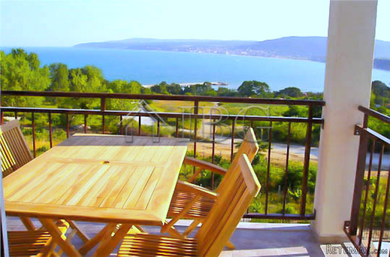 Furnished 1-bedroom apartment with sea..