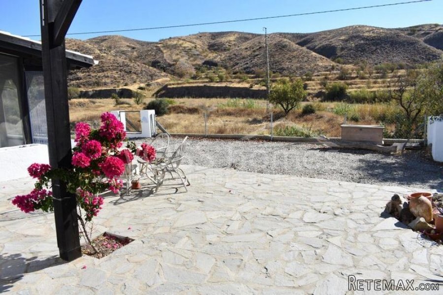 EXCLUSIVE LISTING WITH VOSS HOMES - A large (190m2).. - 3