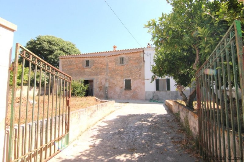 Historical country house to reform