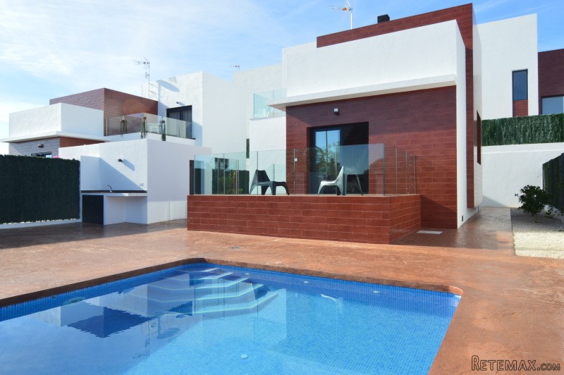 3 Bedrooms - Villa - Alicante - For Sale
