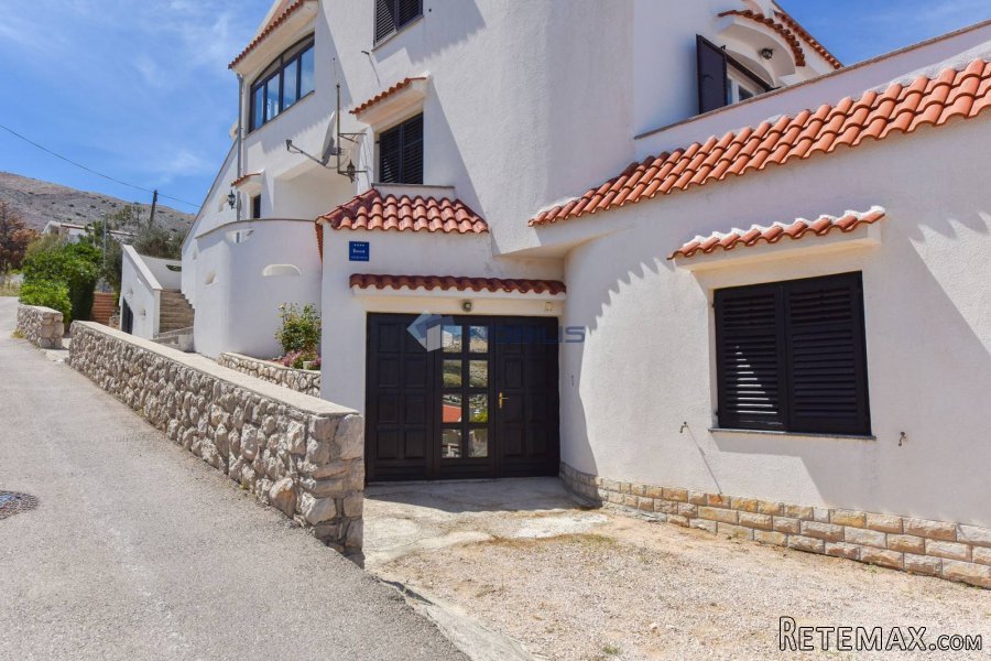 Pag, samostojeća kuća 500m2, 4 apartmana, okućnica 500m2 - 4