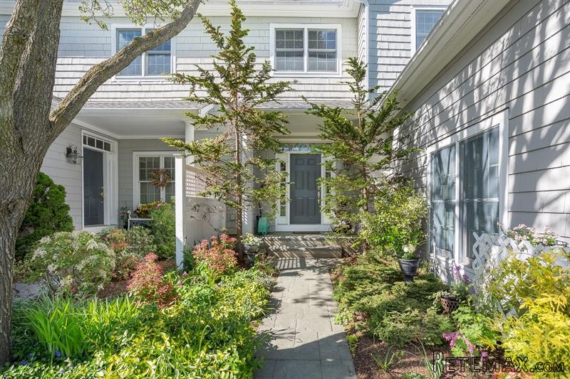 3 bedroom House For Sale: 2 Rockledge..