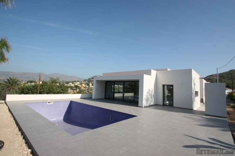 Fabulous Modern Style 3 Bed 2 Bath..