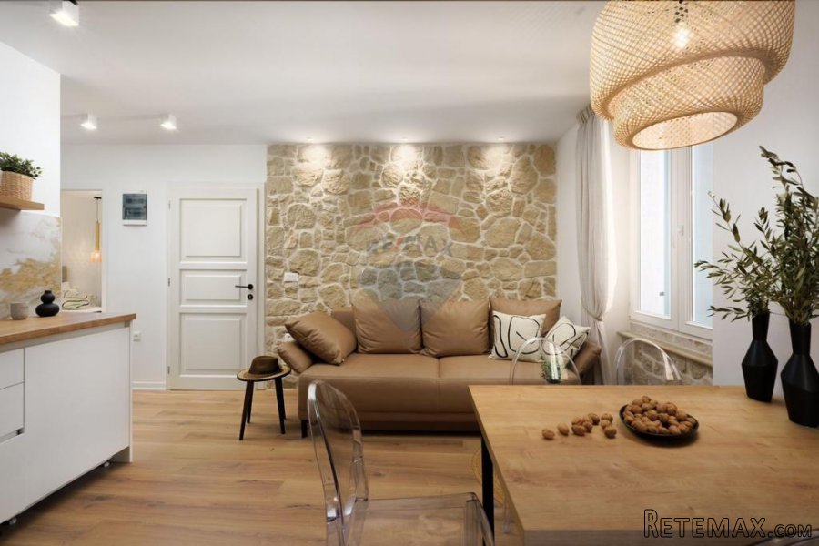 Rovinj, centar, dvosoban stan uređen sa stilom - 9