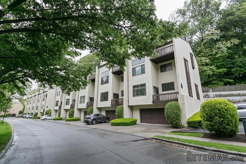 2 bedroom House For Sale: 345 N Greeley..