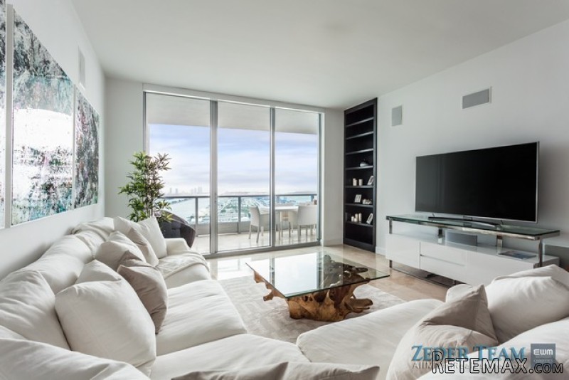 3 bedroom Flat For Sale: 900 Biscayne..