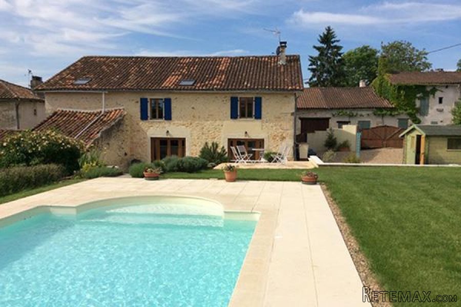 Varaignes (Dordogne) - Beautifully converted barn with separate..