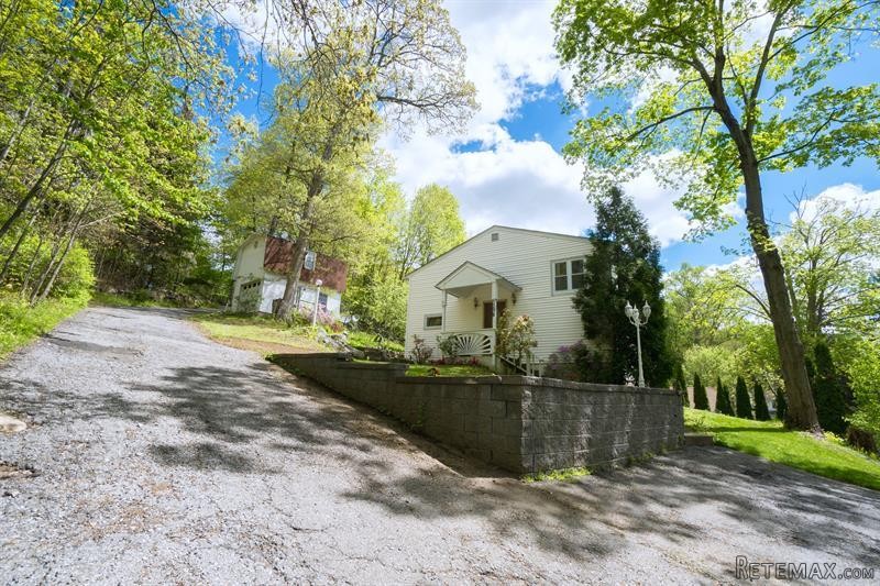 3 bedroom House For Sale: 398 E Main..