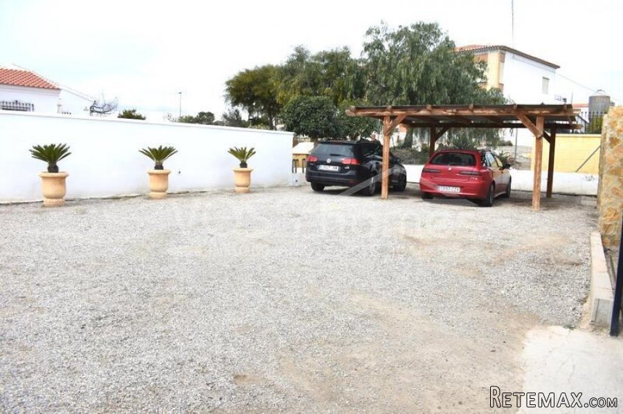 A beautifully presented, very spacious, 2 bedroom, 1.. - 5