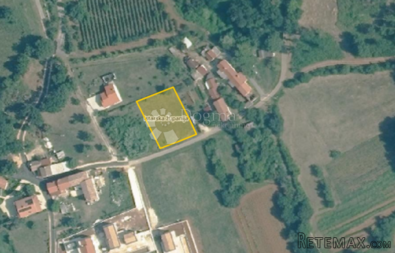 Građevinsko zemljište s projektom