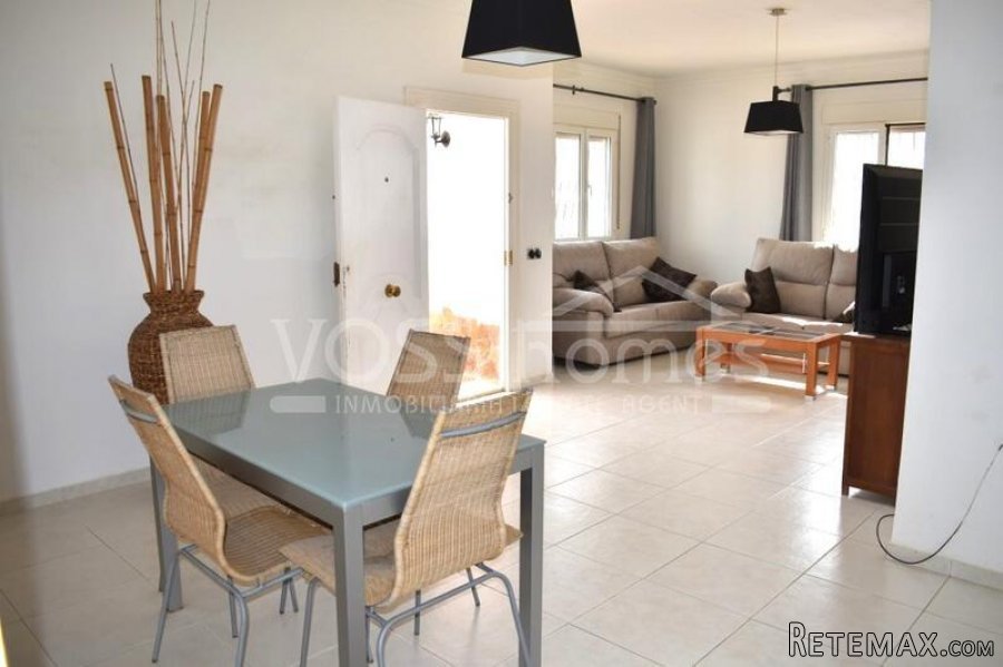 A beautifully presented, very spacious, 2 bedroom, 1.. - 10