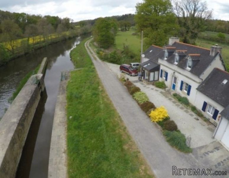 3 Bedroom Detached Lock Keepers Cottage