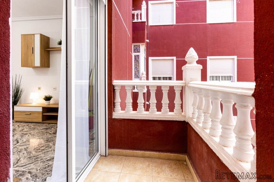 Apartamento de 1 dormitorio, 1 baño, salón, cocina y t.. - 2