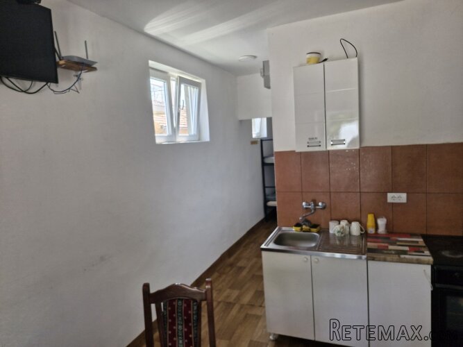 Izdajem smestaj za radnike-Dobanovci - 2