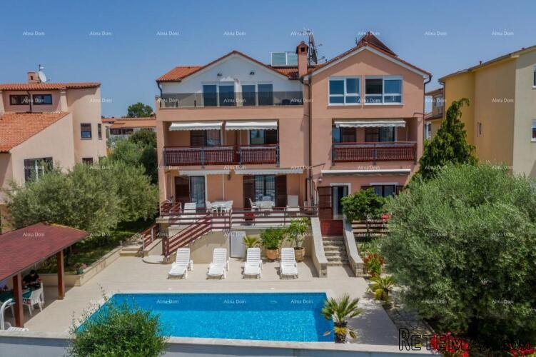 Apartmanska kuća s bazenom!Blizina mora i plaže! Peroj. - 3