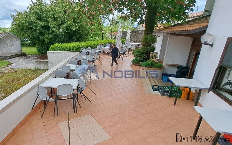 Žminj - centar, uhodan restoran 385 m2 + stan 65 m2 - 3