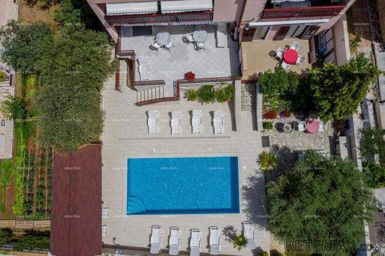 Apartmanska kuća s bazenom!Blizina mora i plaže! Peroj. - 4