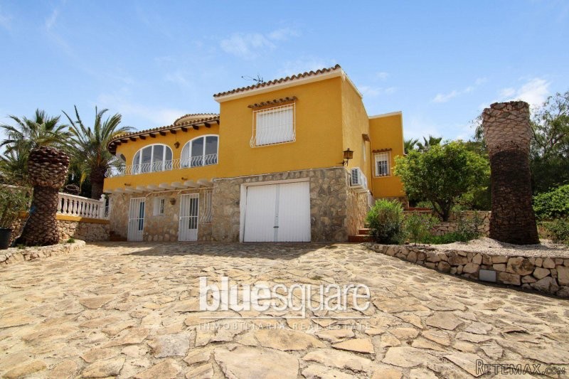 Beautiful villa close to the centre of..