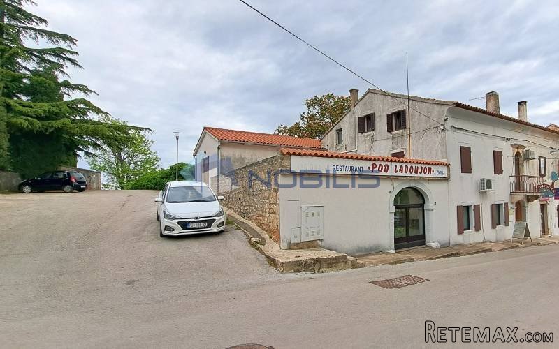 Žminj - centar, uhodan restoran 385 m2 + stan 65 m2 - 4