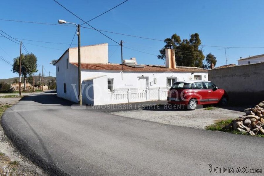 NEW & EXCLUSIVE TO VOSS HOMES - Large 147m2, renovated.. - 4