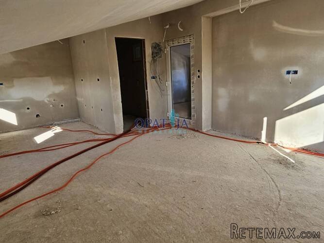 Vir Apartman s pogledom na more na zadnjem katu - 7
