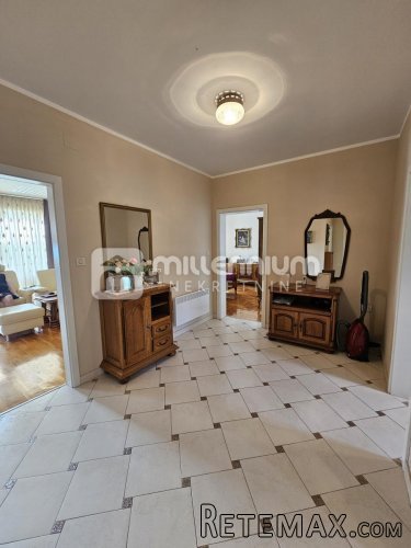 Kostrena, 281.19m2, samostojeća kuća s 2 stana - 8
