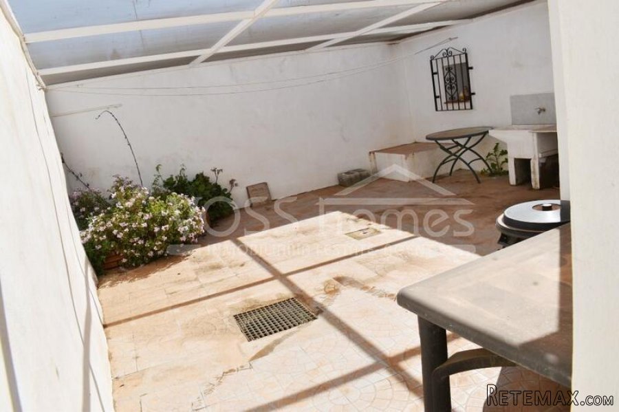 NEW & EXCLUSIVE TO VOSS HOMES - Large 147m2, renovated.. - 10