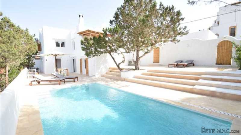 Beautiful doble house each with pool