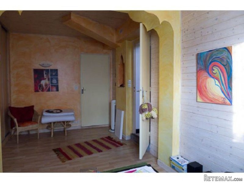 Limoux Property Close To Shops And.. - 2