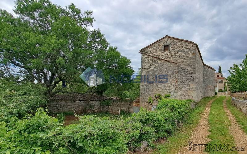 Cukrići, dvije stare kamene kuće 212 m2 sa 650 m2 okućnice - 2