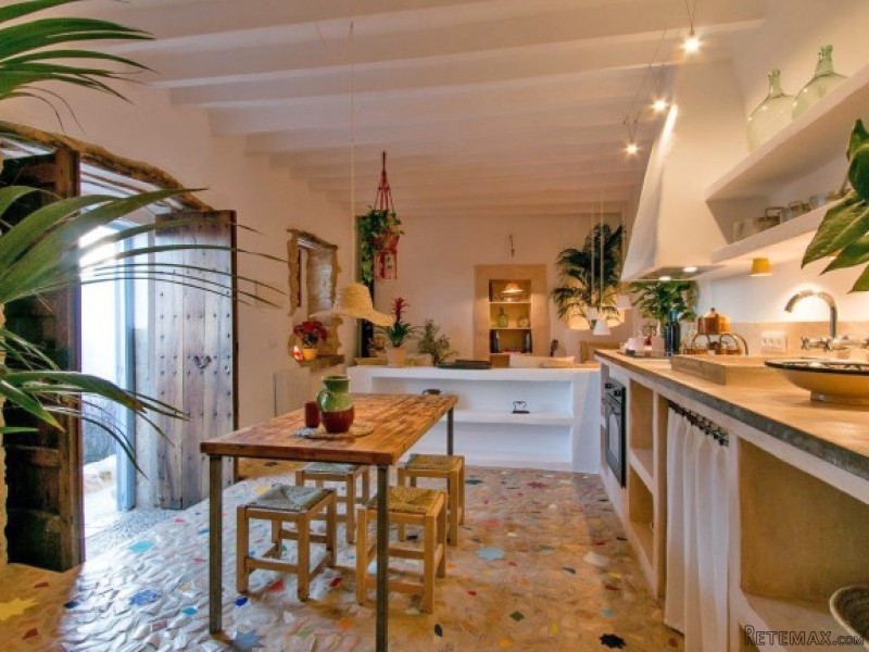 Originally Reformed Town House In Alaro