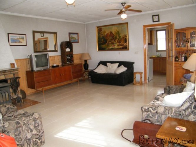 This is a very unique property in the hamlet of \"El.. - 2