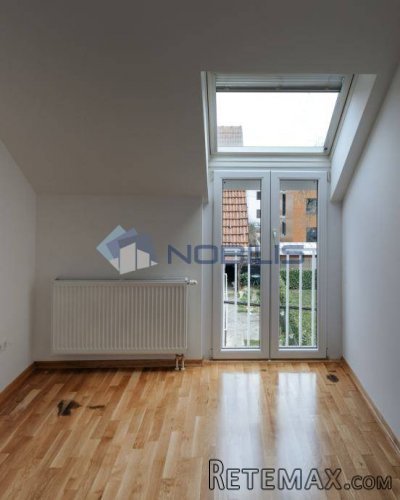 Zagreb, Trešnjevka ( Pazinska ul. ) dvoetažni stan 107 m2 - 12