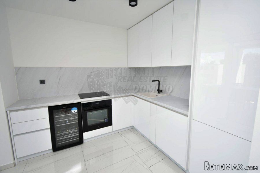 Apartman u novogradnji! Njivice!! - 13