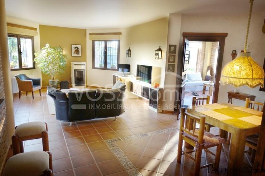 RESERVED MARCH 2022 - WOW !!!! A truly stunning, large.. - 13