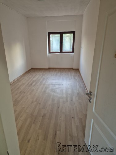 Prodajem kucu u Krcedinu - 14