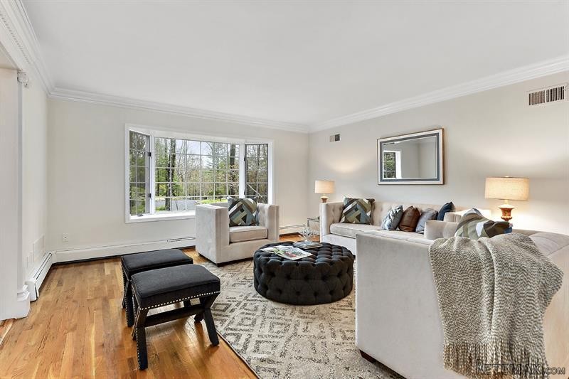 5 bedroom House For Sale: 12 Hemlock.. - 2