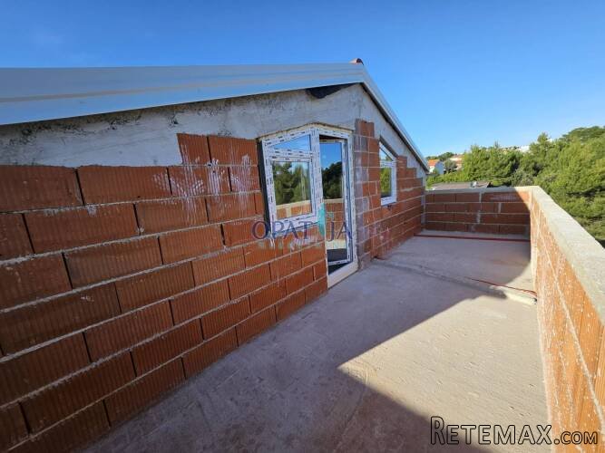 Vir Apartman s pogledom na more na zadnjem katu - 5