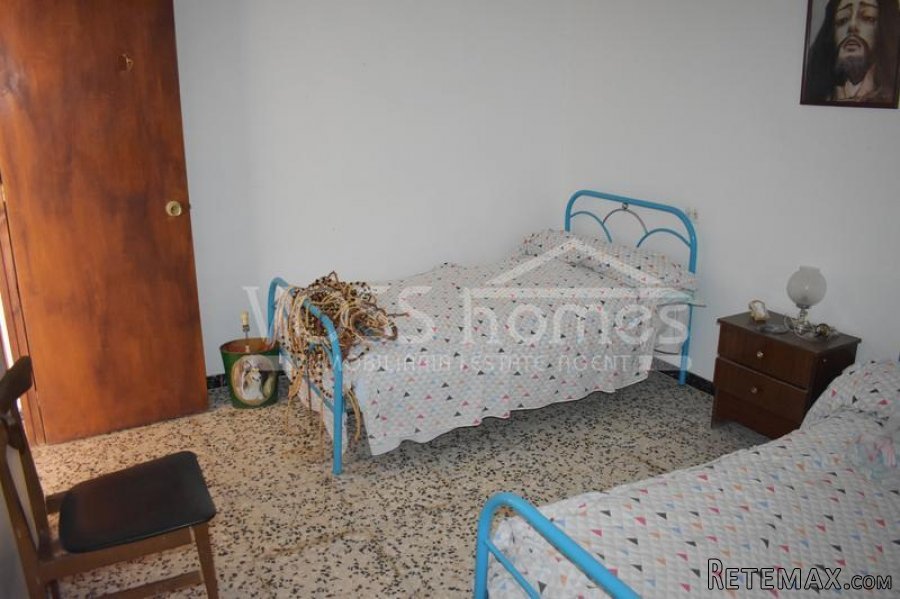 A lovely, Spanish habitable, 2 / 3 bed edge of village /.. - 16