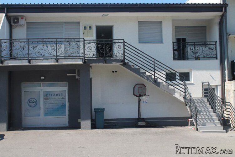 Najpovoljnije u Cazinu Trosoban stan - 6
