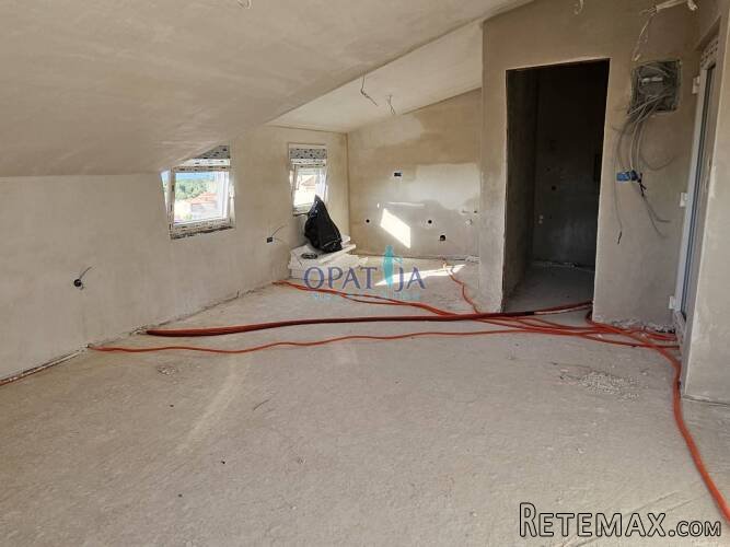 Vir Apartman s pogledom na more na zadnjem katu - 6