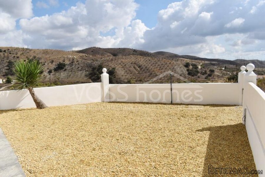 EXCLUSIVE TO VOSS HOMES - A very interesting property made.. - 7