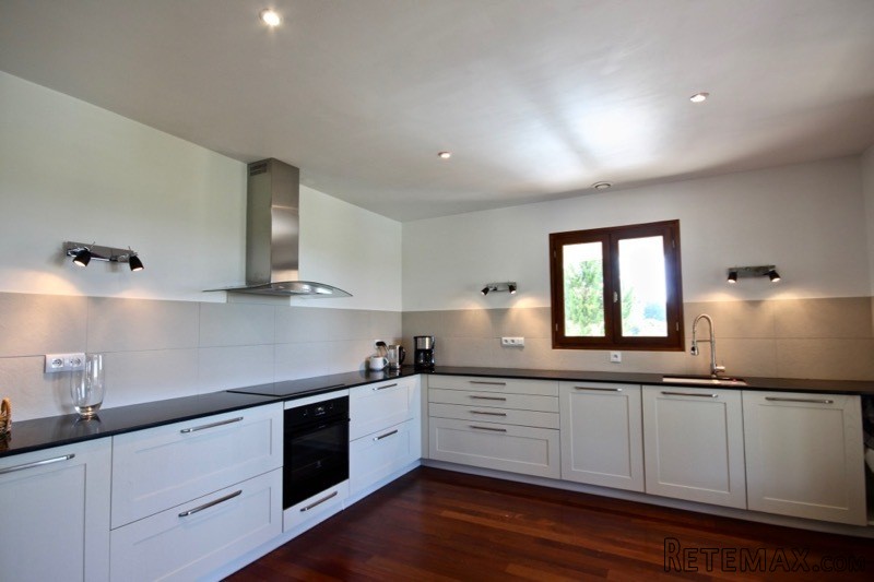 Stunning 3 bedroomed contemporary villa.. - 2