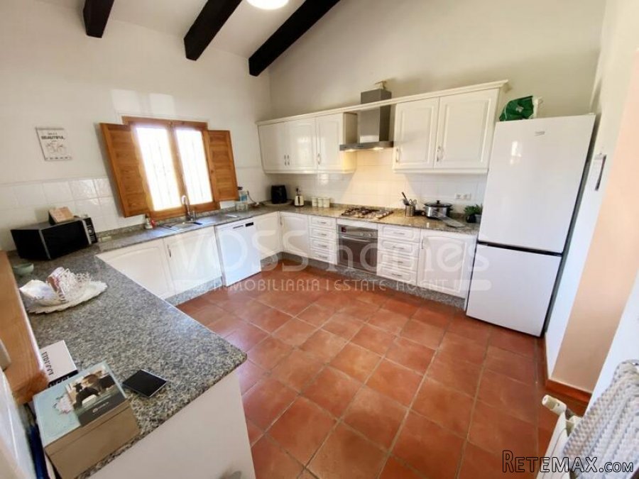 NEW & EXCLUSIVE TO VOSS HOMES - A large, uniquely designed.. - 20