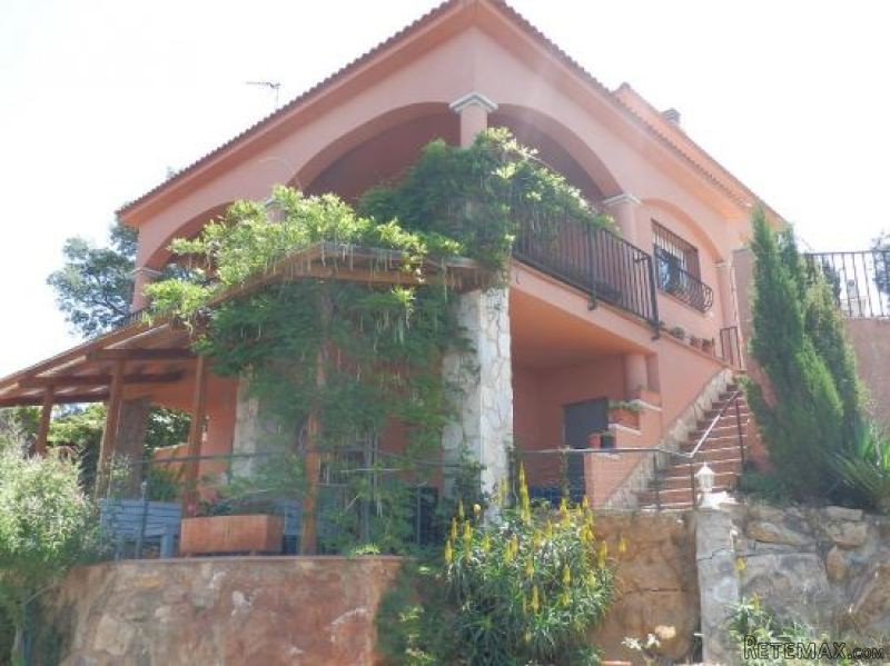 Nice Villa With Pool And Beautiful..