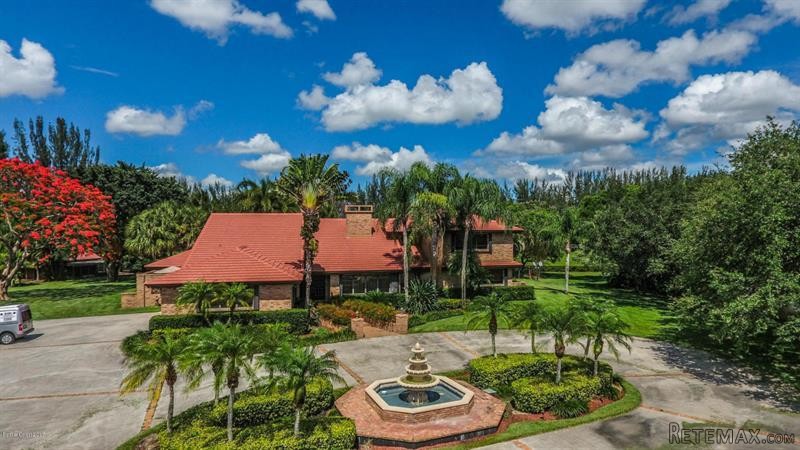 6 bedroom Detached House For Sale: 6200..