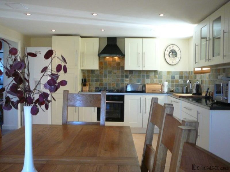 4 Bedrooms - House - Midi-Pyrenees -.. - 2